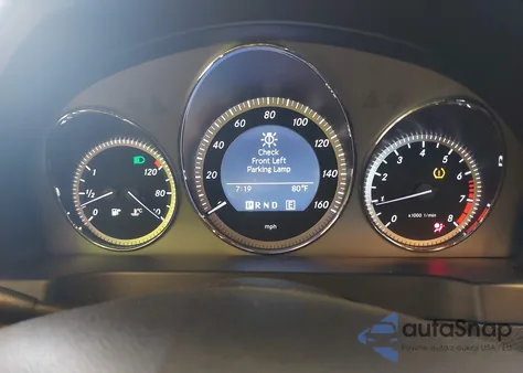 2011 Mercedes-Benz C 300 Sport 4Matic z USA, uszkodzony, nr VIN WDDGF8BB8BF531723